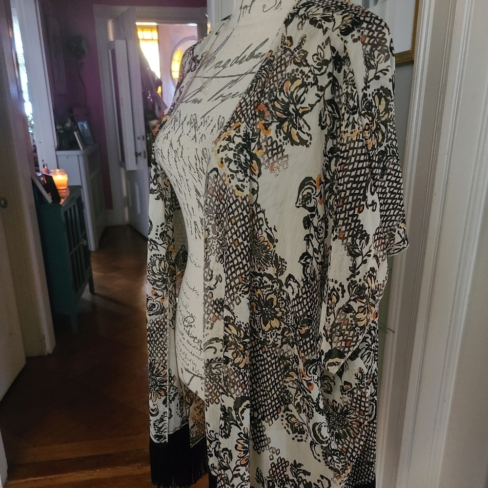 Womens top nwot - Picture 3 of 5
